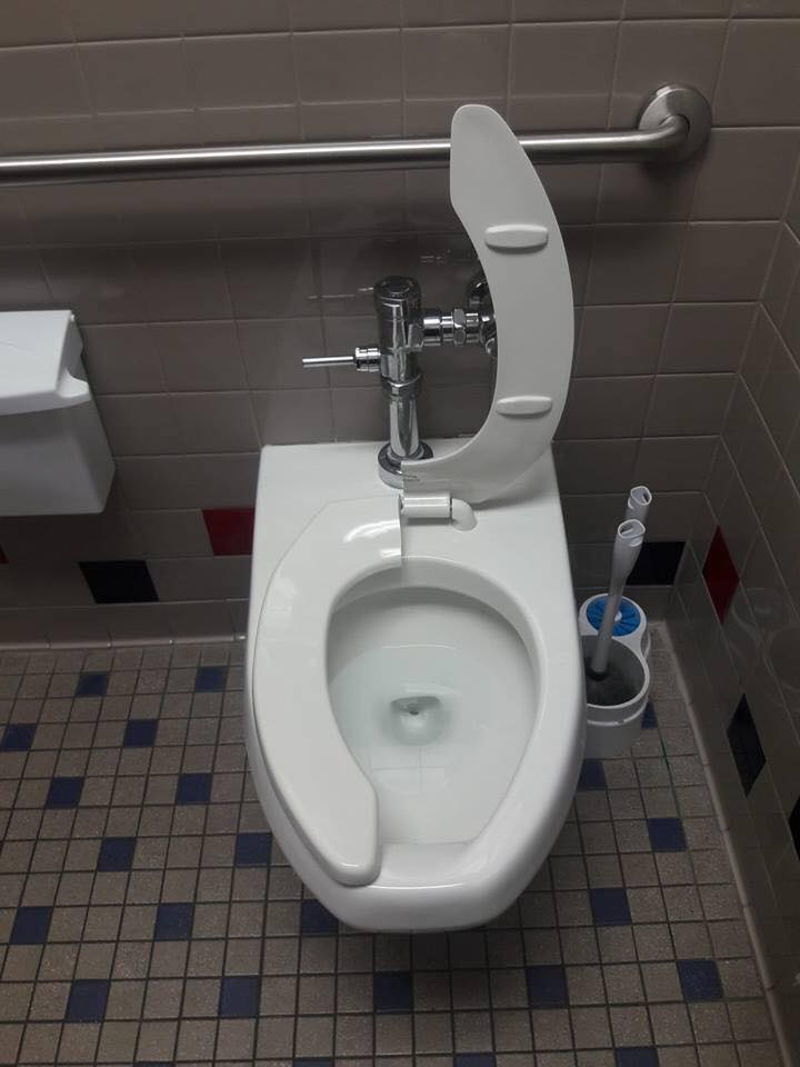 toilet01.jpg